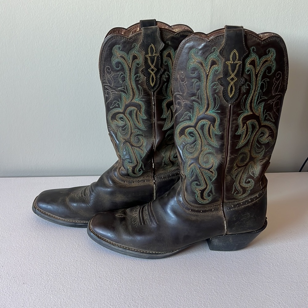 ARIAT Brown with colored stitching Cowboy boots
